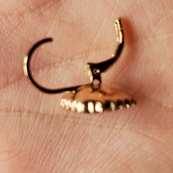 Banana Republic triangle faux topaz earrings surrounded by faux amethyst - Picture 3 of 8